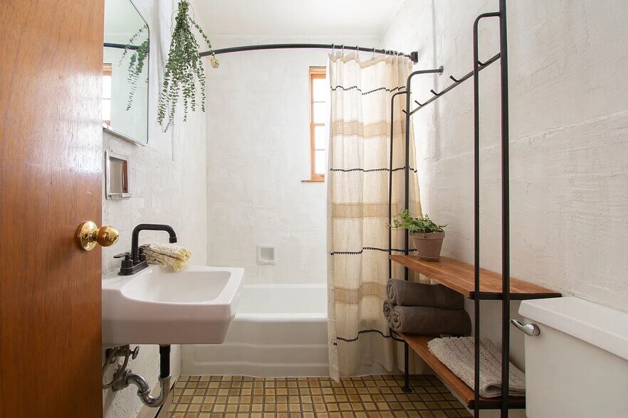 Building Photo - 30 Ford Rd