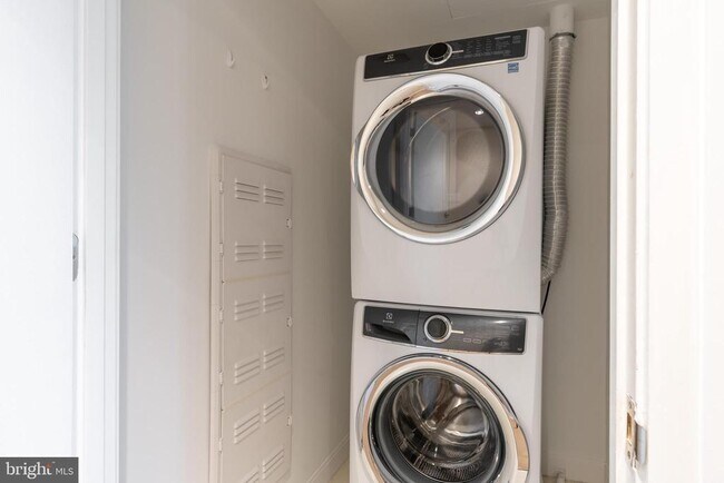 Building Photo - 2501 M St NW