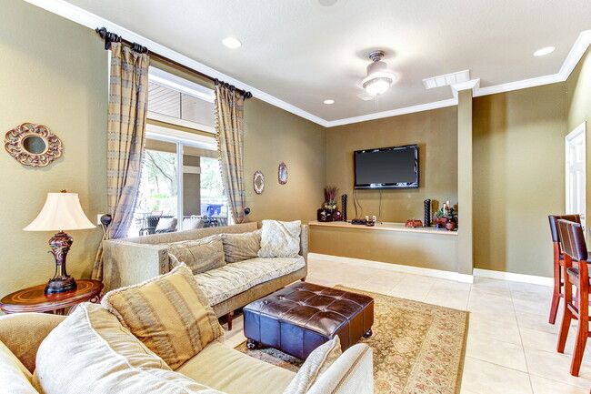 Building Photo - 9 Arbor Club Dr