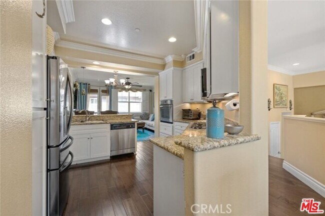 Building Photo - 732 Tennis Club Ln