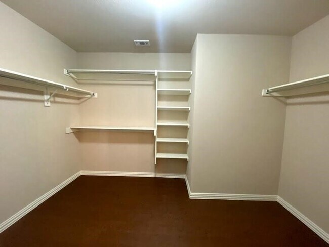 Building Photo - 2853 Mesquite Rd
