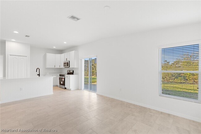 Building Photo - 6151 Monegro St