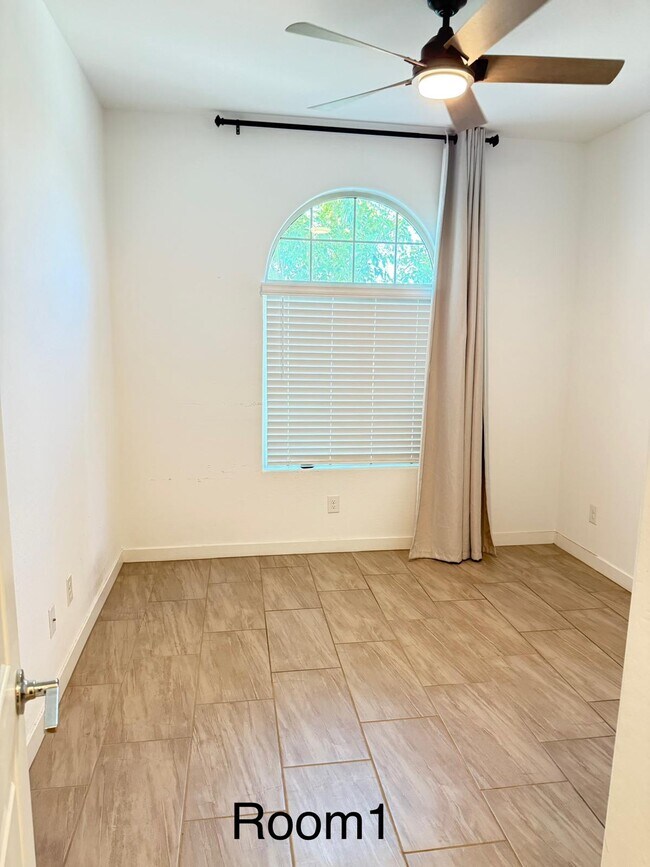 Building Photo - 6628 S Marin Dr