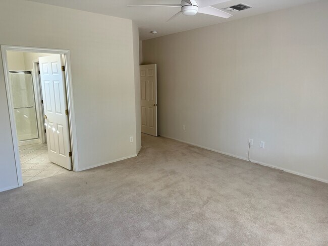 Building Photo - 2519 Romanza Rd