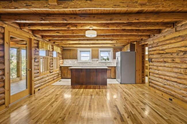 Building Photo - 118 Agape Wy