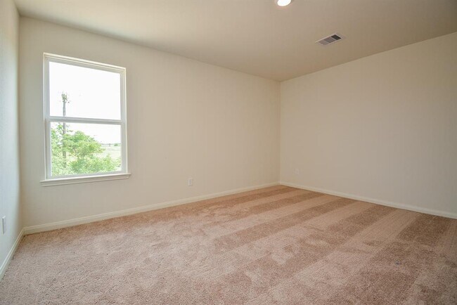 Building Photo - 545 Amberwood Pk Dr