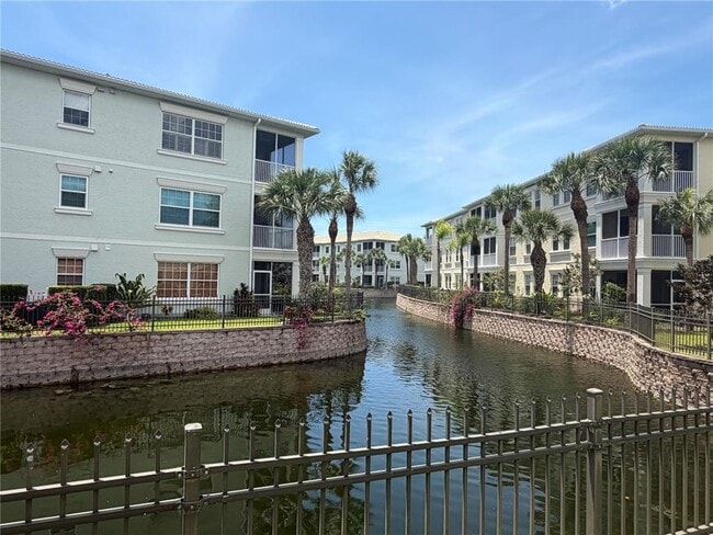 Building Photo - 600 Gardens Edge Dr