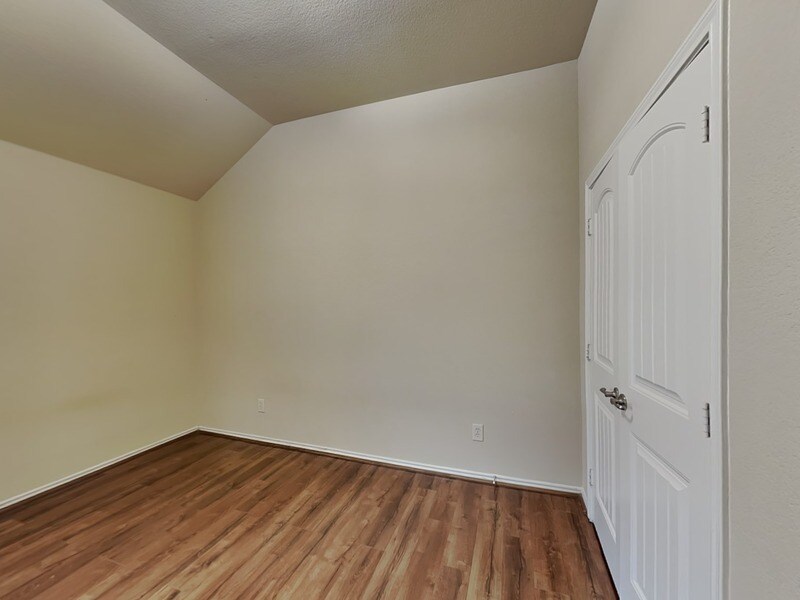 Building Photo - 1605 Grey Willow Ln