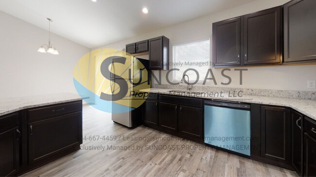 Building Photo - Welcome to Your Stunning New Home in Lehig...