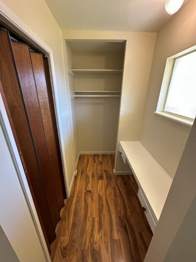 Building Photo - Nor Cal Realty Inc, 3 BD 2 BTH house with 2 car garage