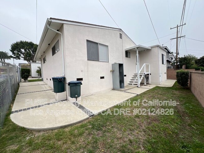 Building Photo - 4212 1/2 W 64th St