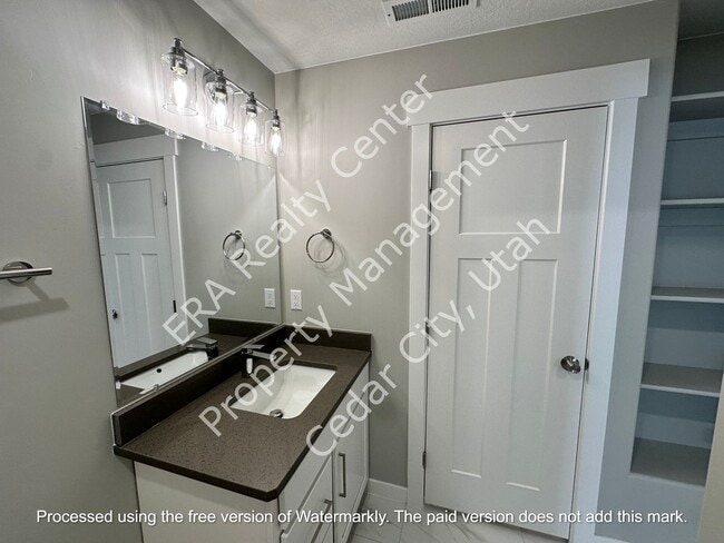 Building Photo - 3981 N Hawks Landing Loop