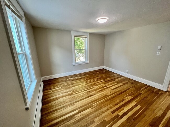 Building Photo - 7 Vinson St