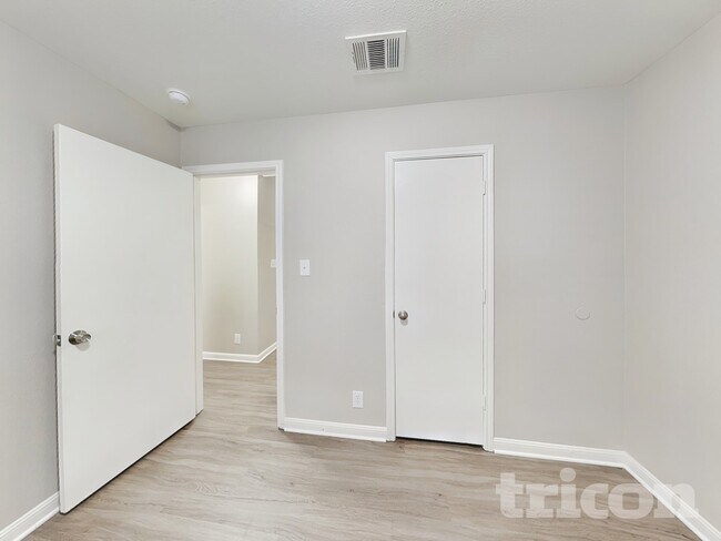 Building Photo - 8527 Sea Rim Dr