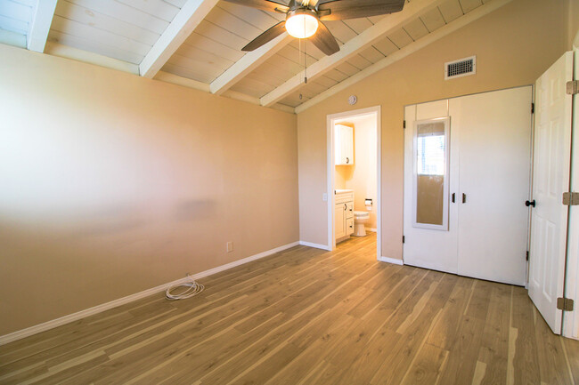 Building Photo - 14446 San Dieguito Dr