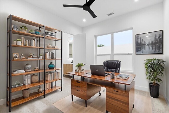 Building Photo - 2814 Guymon St