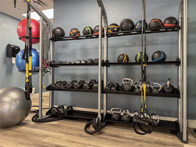 Building Photo - 1100 Sunset View Cir