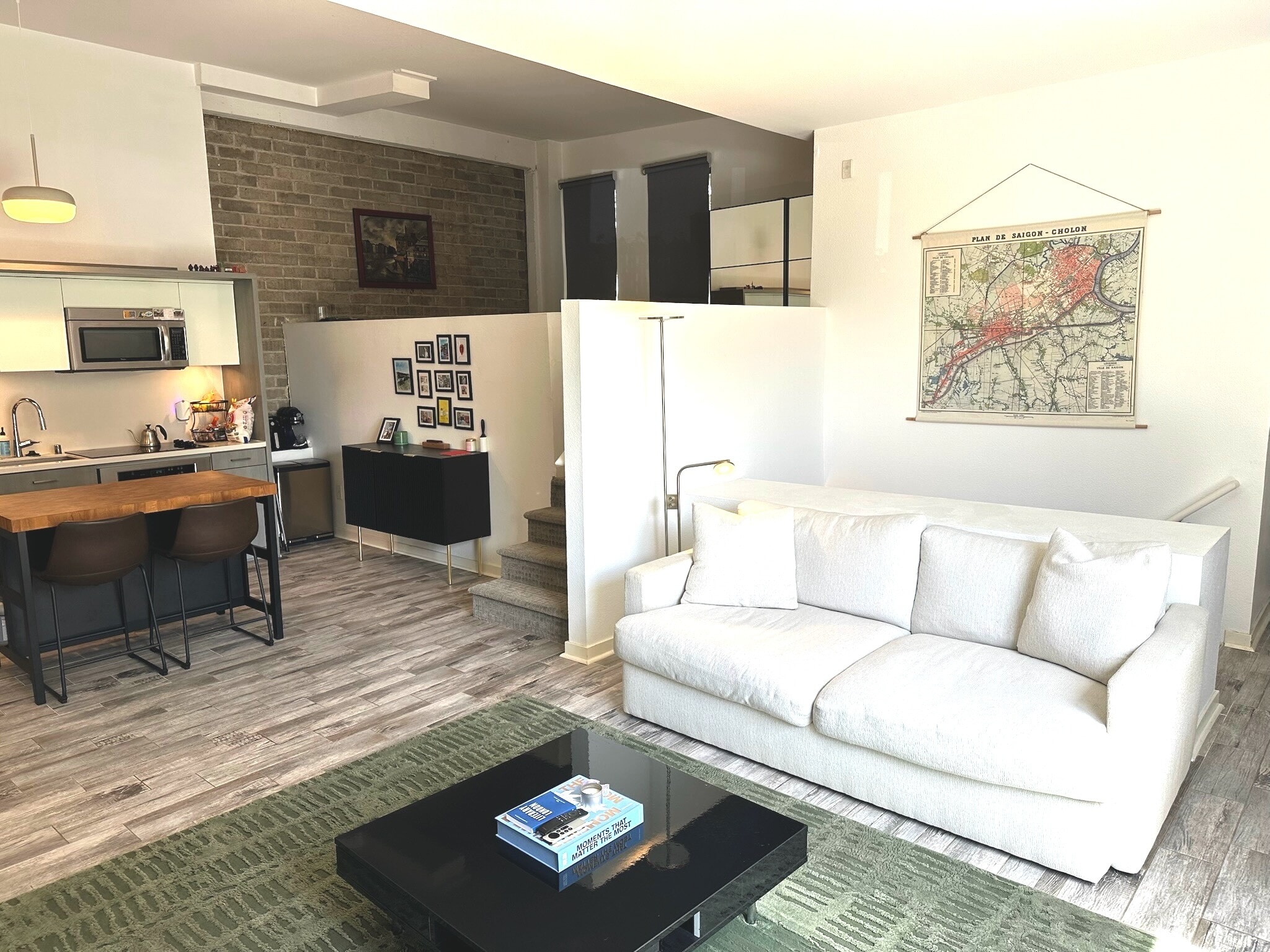 Building Photo - 941 W Hawthorn St