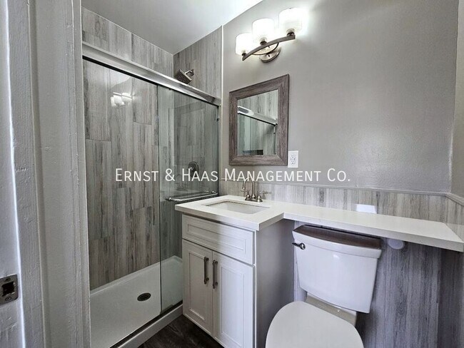 Building Photo - 755 Elm Ave