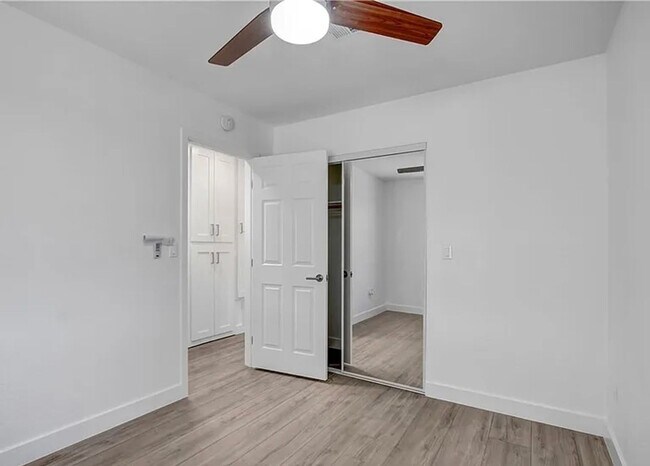 Building Photo - $200 MOVE IN SPECIAL! Newly Remodeled 3 be...
