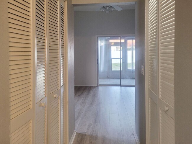 Building Photo - 3/2/2 Home with many upgrades in the 34609...