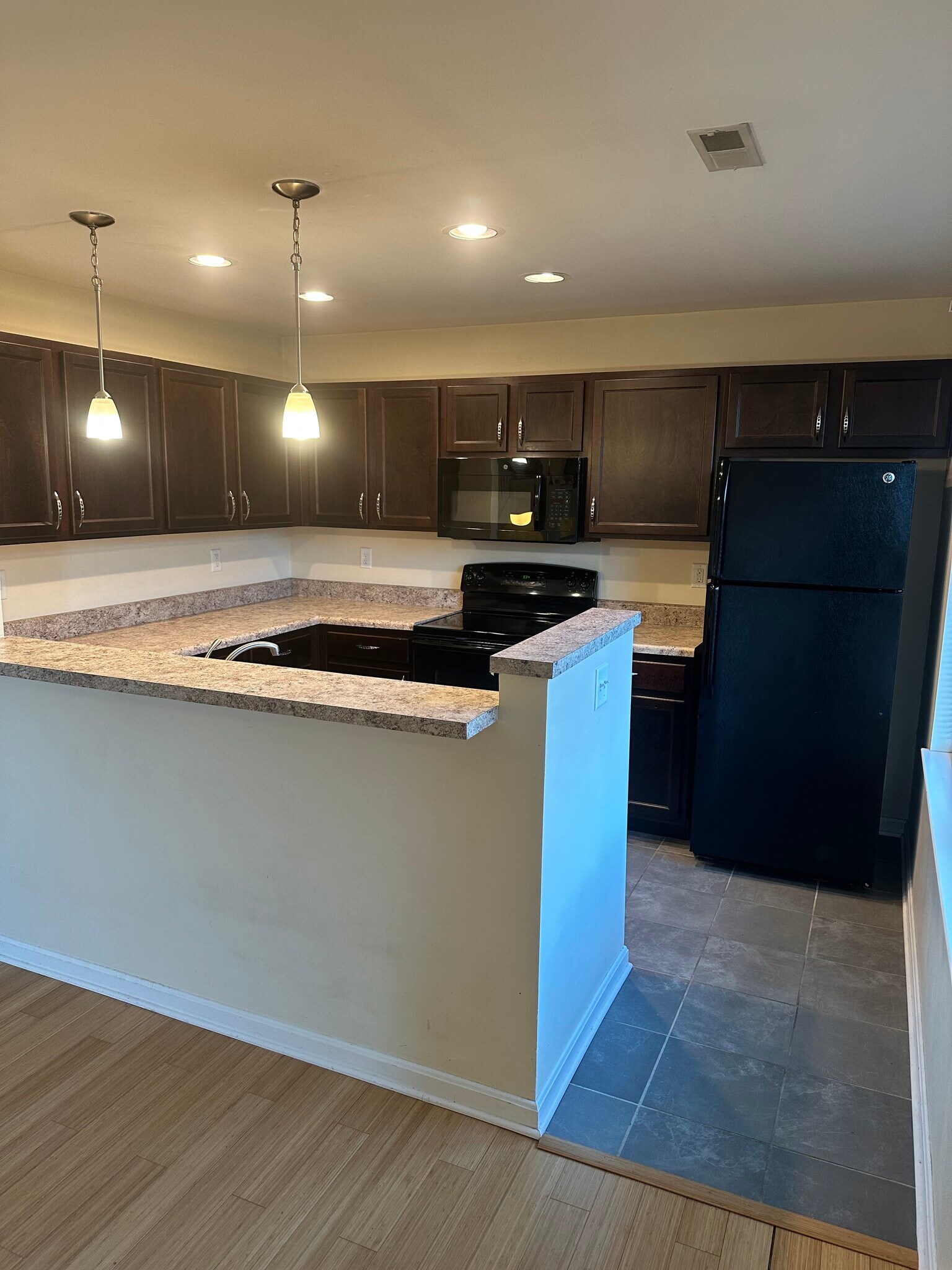 Building Photo - 39 19th St