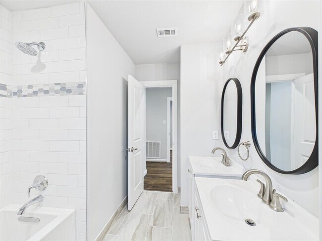 Building Photo - 5627 Cerritos Dr