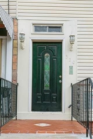 Building Photo - 320 6th St