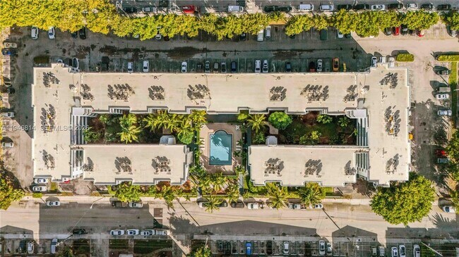 Building Photo - 1801 S Treasure Dr