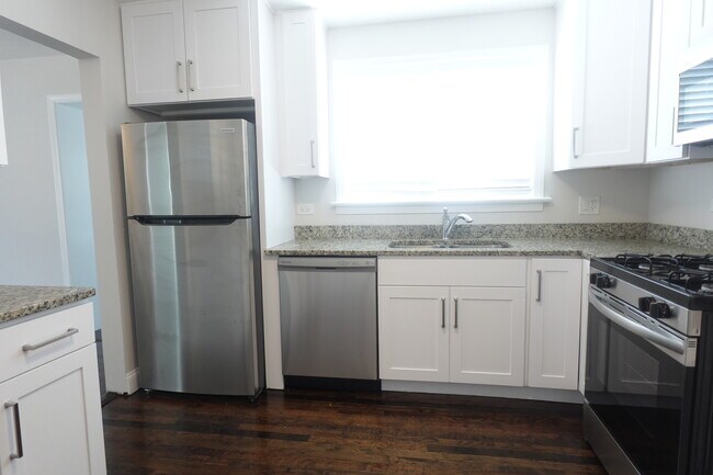 Building Photo - 2247 S 9th Ave