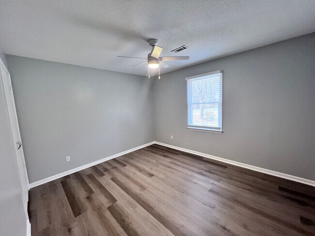 Building Photo - For Rent Statesville