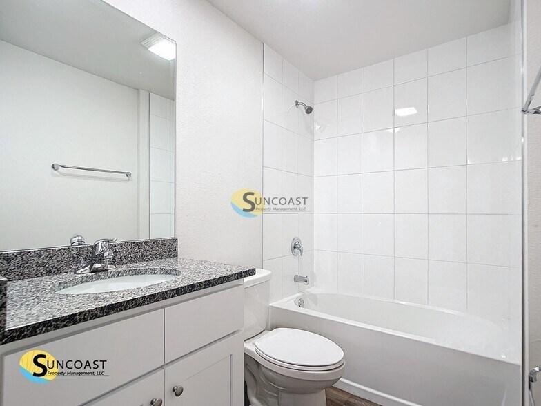 Building Photo - 303 Chiquita Blvd N