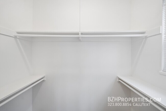 Building Photo - 3646 Carmona Ave