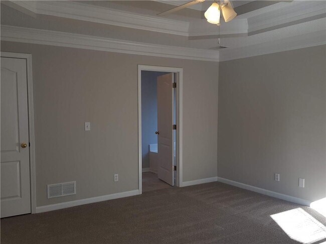 Building Photo - 404 Bennett Farms Pl