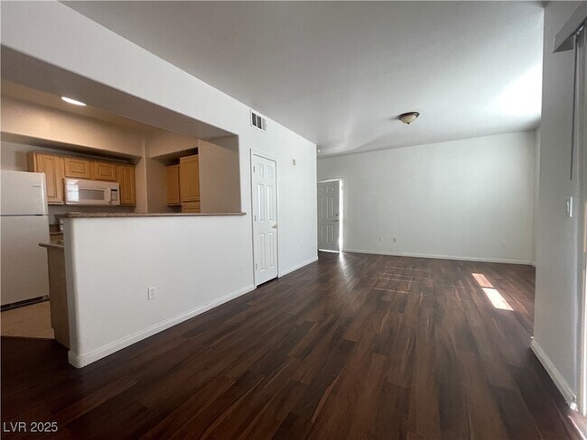 Building Photo - 8000 W Badura Ave