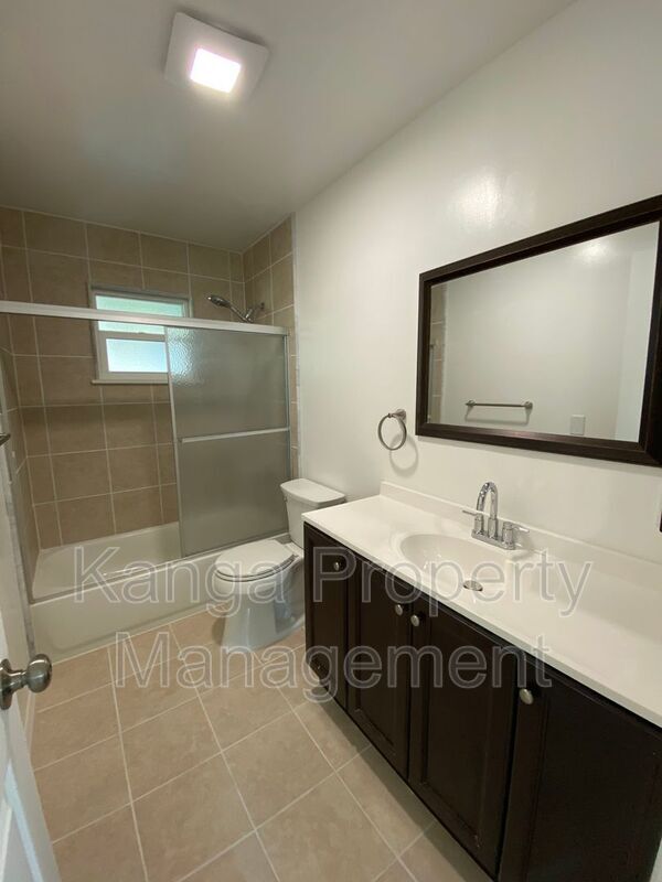 Building Photo - 757 NW Bayard Ave