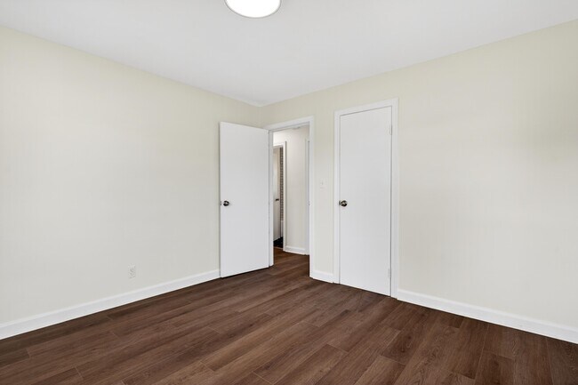 Building Photo - 3325 Kramers Ln