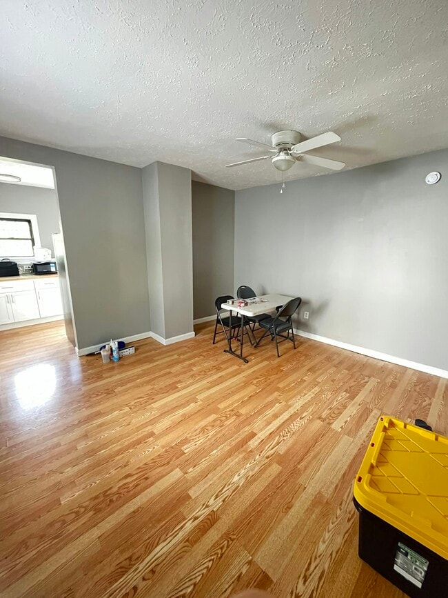 Building Photo - 2417 Palm Beach Ave