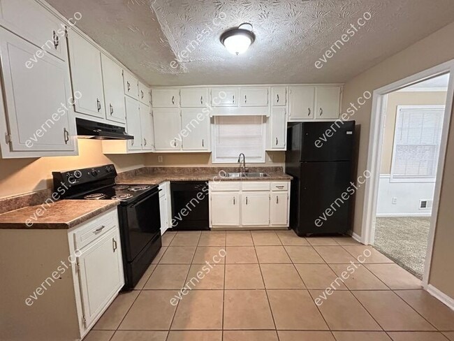 Building Photo - 3780 Cedar Hurst Way