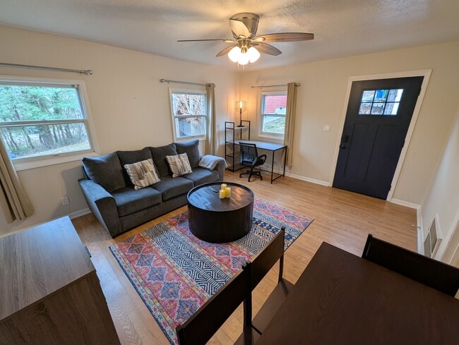 Building Photo - 5-25 Woodrow Ave