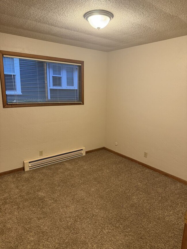 Building Photo - 2x1 @ The Colony Apartments