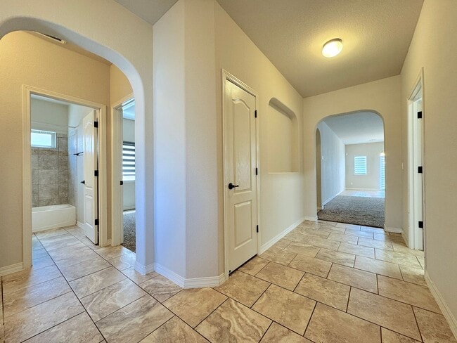 Building Photo - West El Paso 4 bed Refrig A/C