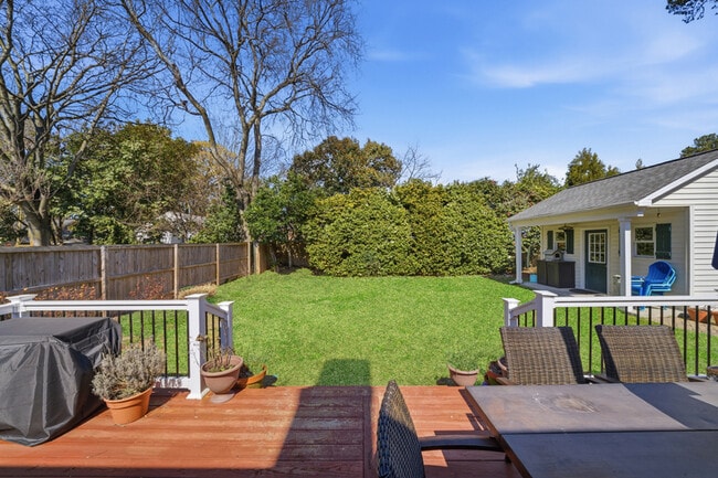 Building Photo - 1402 Trouville Ave