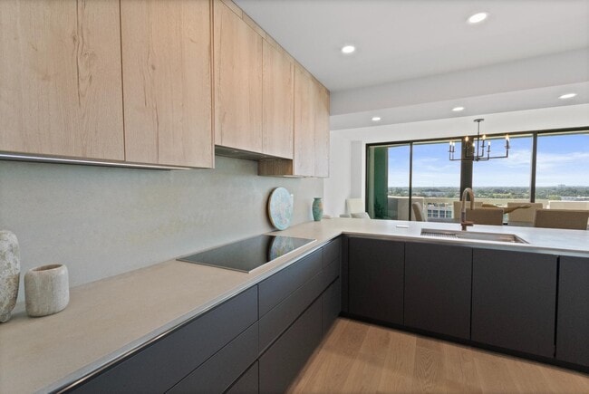 Building Photo - 115 Lakeshore Dr