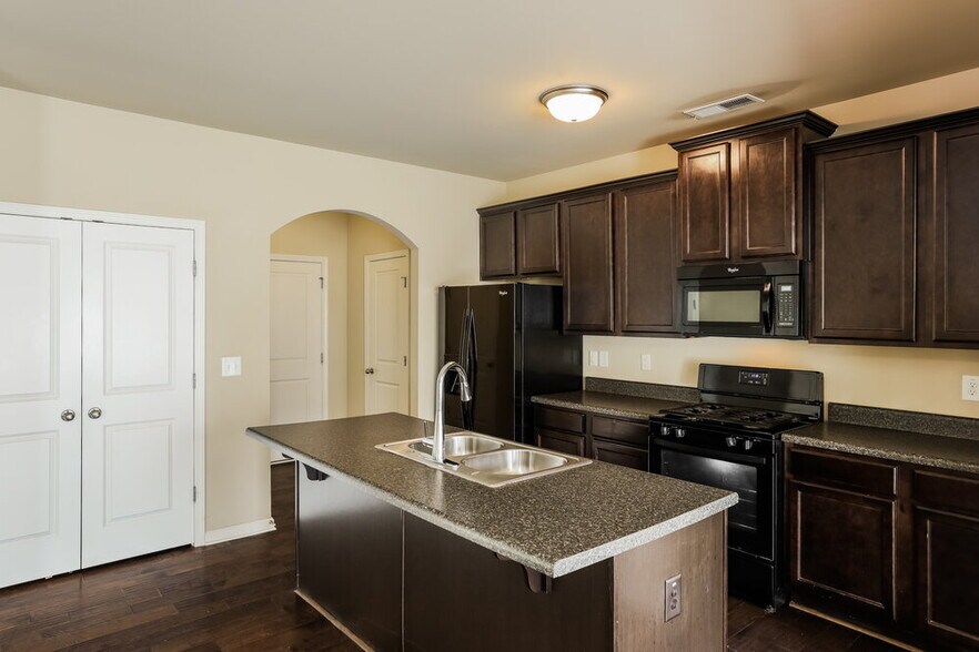 Building Photo - 118 Seabreeze Trail