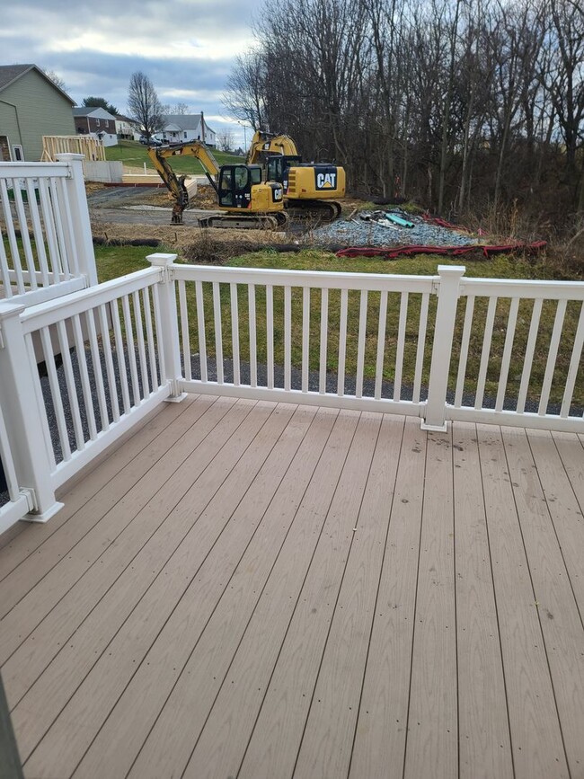 Building Photo - 3 Bedroom 2 1/2 bath Townhome for Rent in Waynesboro