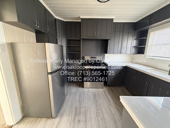 Building Photo - 2811 1/2 Market St B -