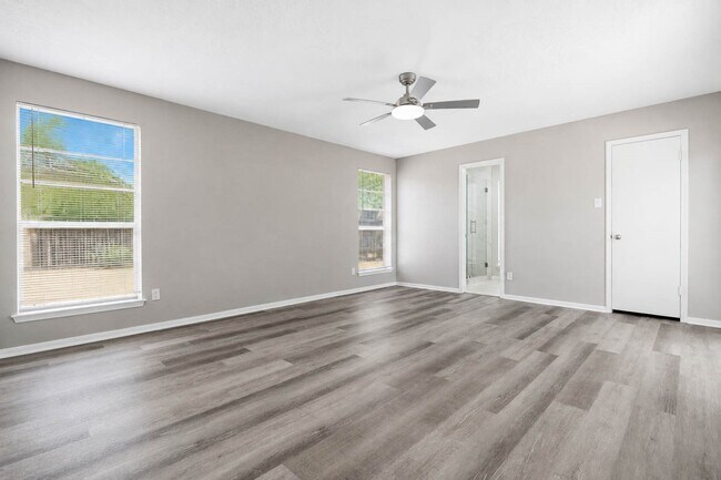 Building Photo - 15811 Pathfield Dr
