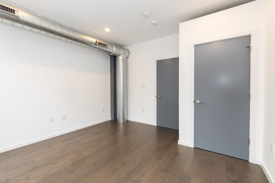 Building Photo - 1520 N Marshall St