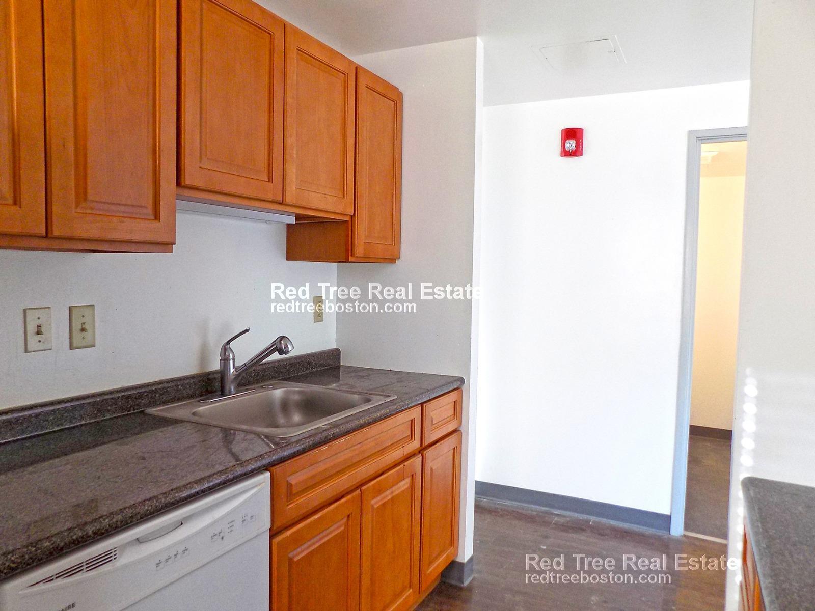 Building Photo - 1 Pine St